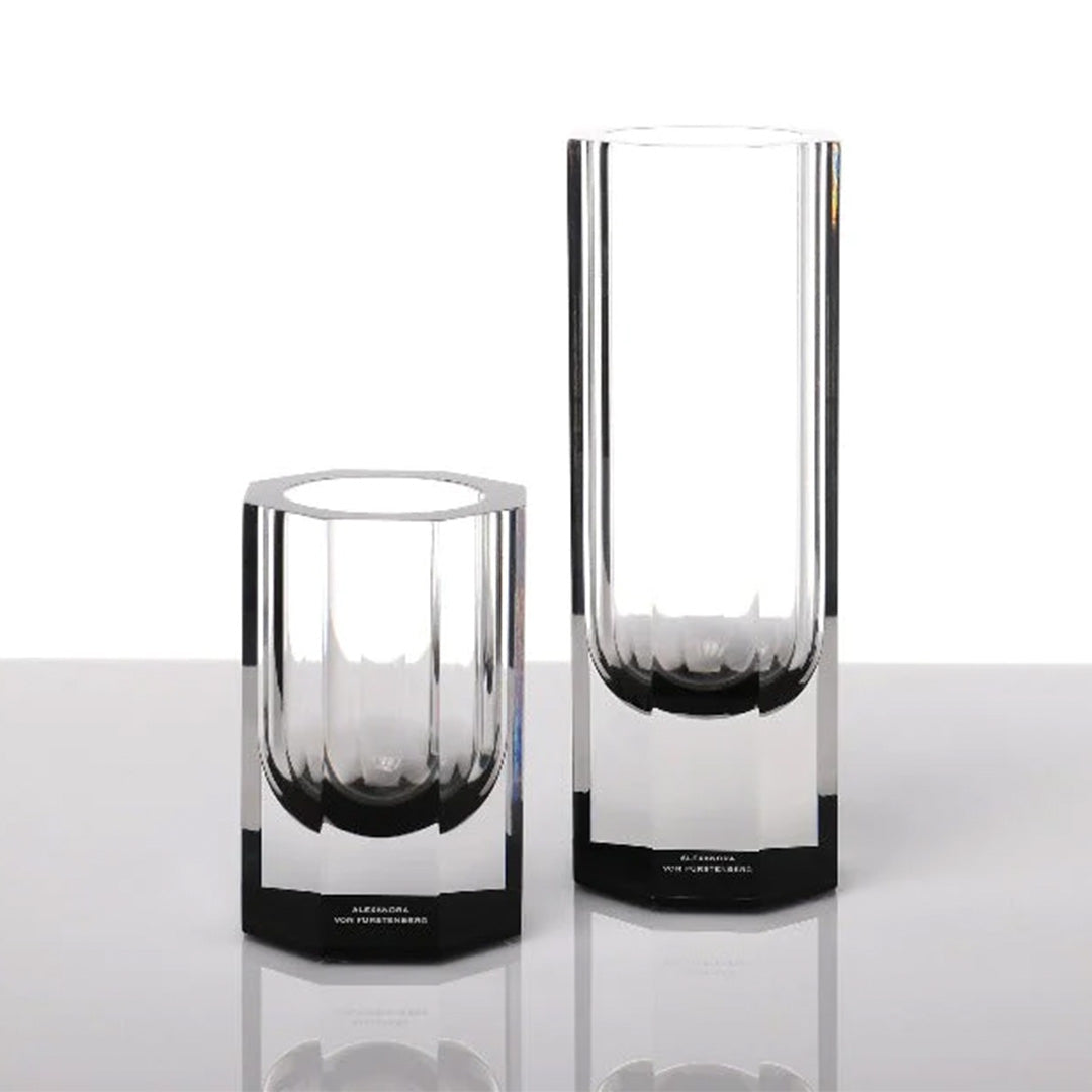 Bolt Vase in Black - Short